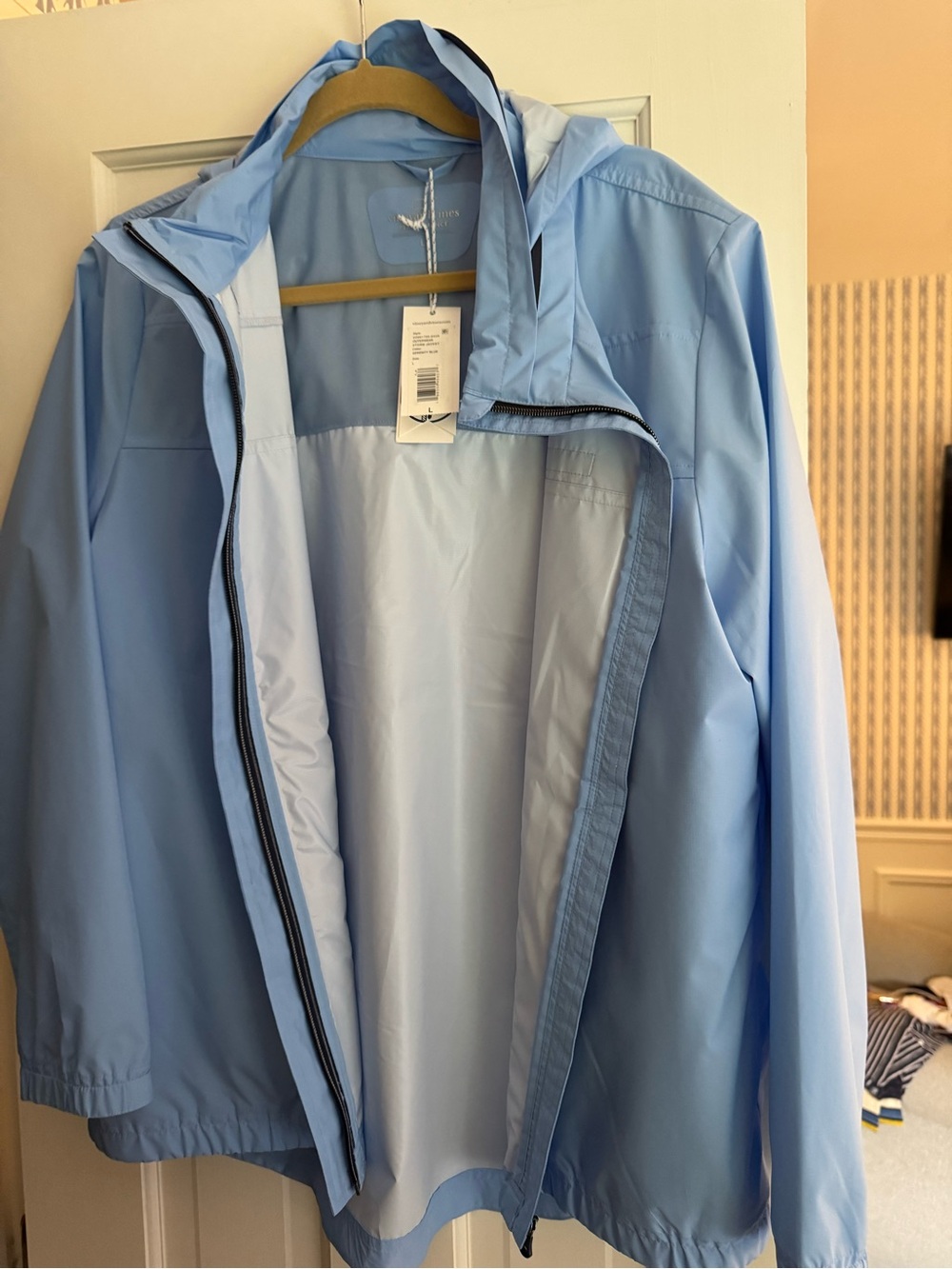 NWT Vineyard Vines Light Blue Hooded women’s Raincoat